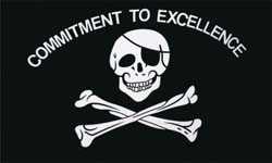 Pirat Commitment to Excellence Flagge 90x150 cm Sonderposten
